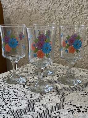 Set of  4 Provincial Bouquet 10 Oz Glass Goblets